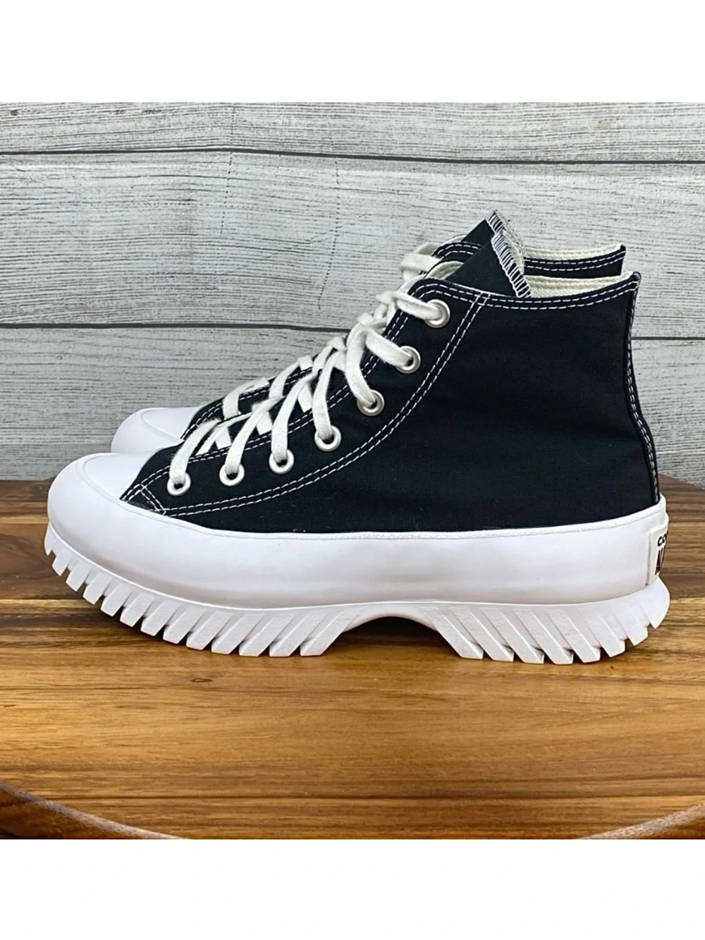Converse Chuck Taylor All Star Lugged 2.0 Black White Shoe A00870C Women’s 7.5
